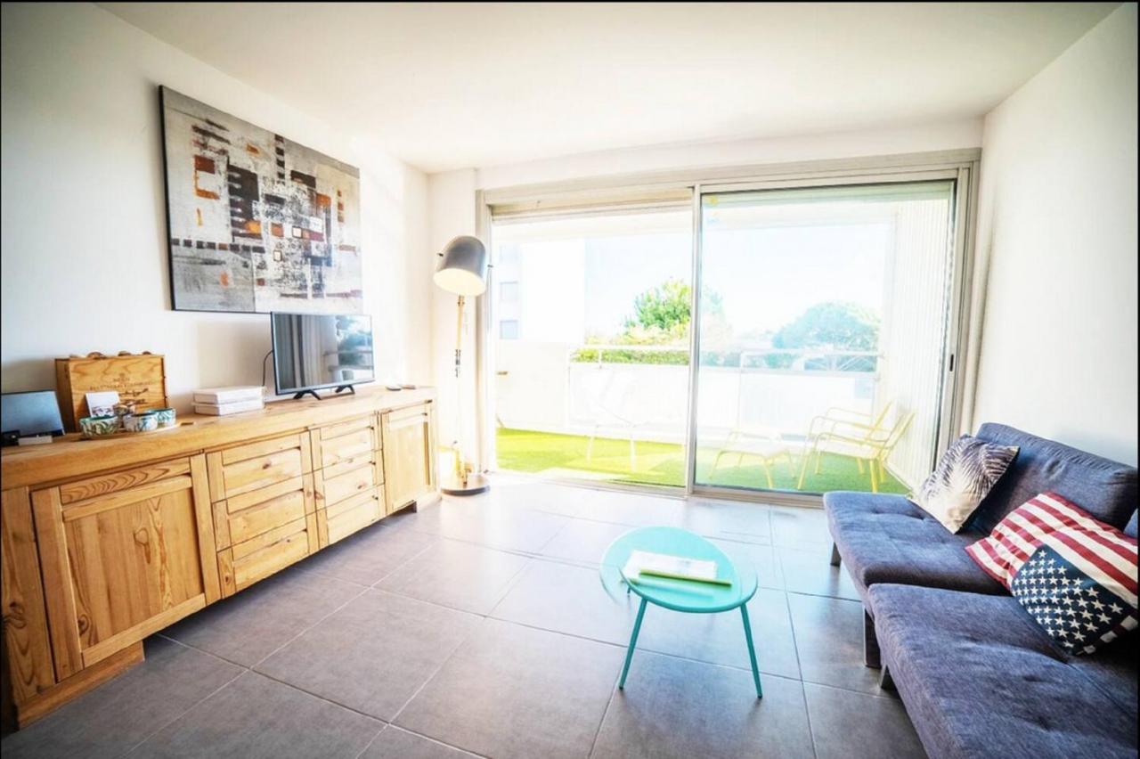 Le Calderini Appart: Beachfront Residence with Free Wi-Fi and Parking La Grande-Motte Exterior photo